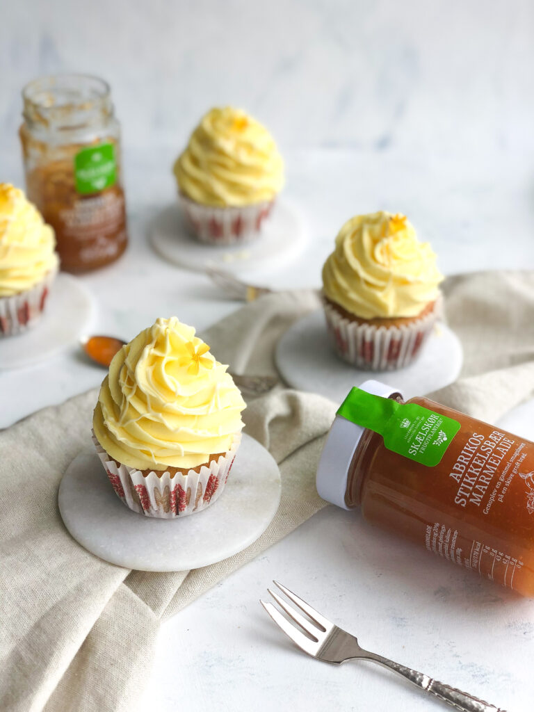 stikkelsbær muffins med citron frosting